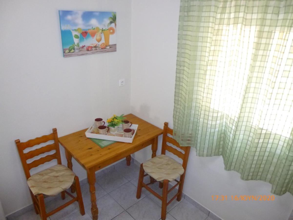 Niki Apartment *